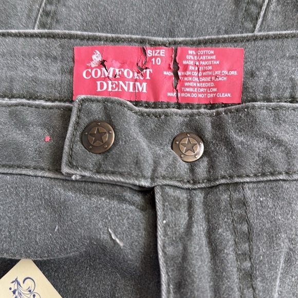 Comfort Denim Green Denim cropped Pants - Picture 5 of 5